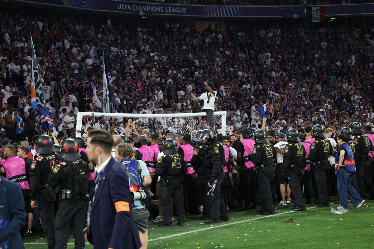 Imagini de la finalul partidei PSG - Inter 5-0