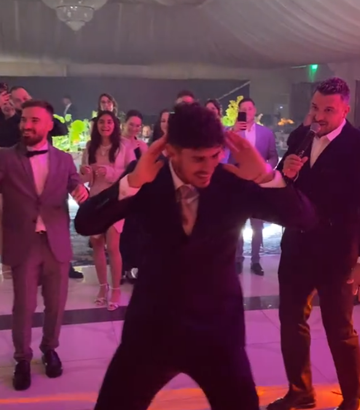 Primele imagini de la nunta anului la FCSB: cum a apărut jucătorul campioanei în cea mai importantă zi din viața lui