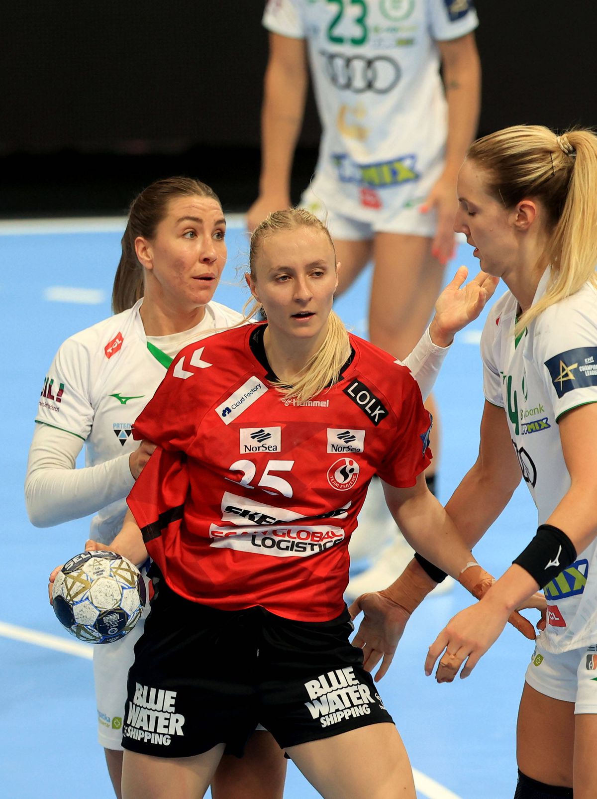 Cel mai emoționant interviu » Henny Reistad a ascultat-o pe fosta handbalistă de la Baia Mare și a început să plângă: „Ești un model pentru tineri, respectuoasă și la eșec”