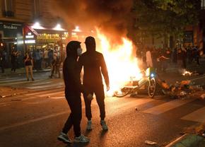 Emmanuel Macron a condamnat incidentele violente din Paris: „Vom urmări, vom pedepsi, vom fi neobosiți”