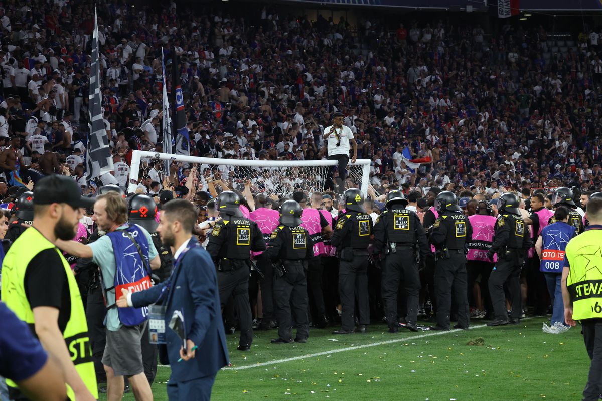 Imagini de la finalul partidei PSG - Inter 5-0