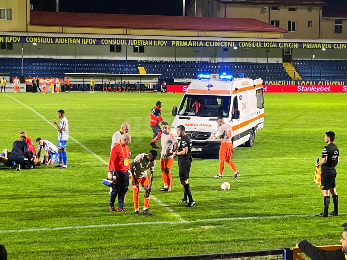 Accidentare horror la Metaloglobus - Poli Iași! Jucătorul a fost transportat cu ambulanța la spital