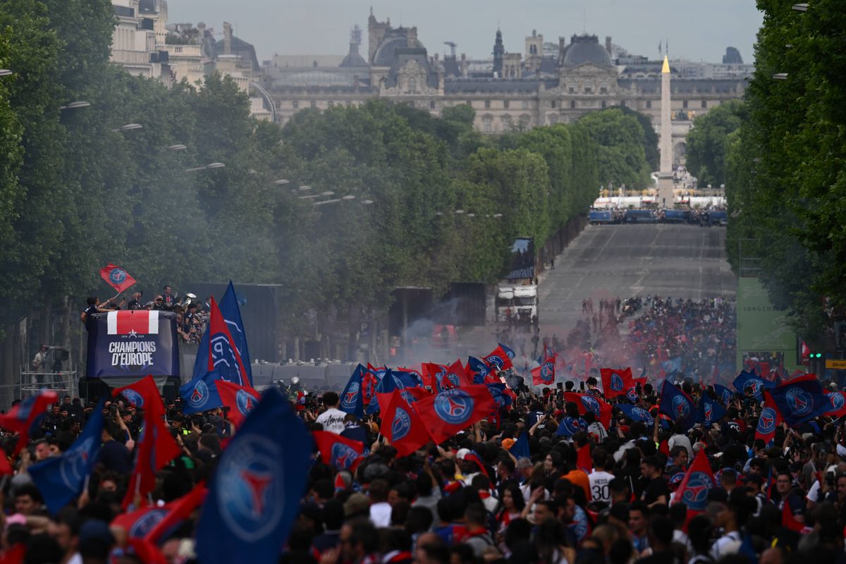 Sărbătoare la Paris după ce PSG a câștigat Liga Campionilor