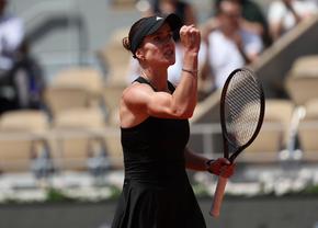 Elina Svitolina a salvat trei mingi de meci și este pentru a cincea oară în sferturi de finală la Roland Garros: „Încerc să mențin steagul Ucrainei fluturând”