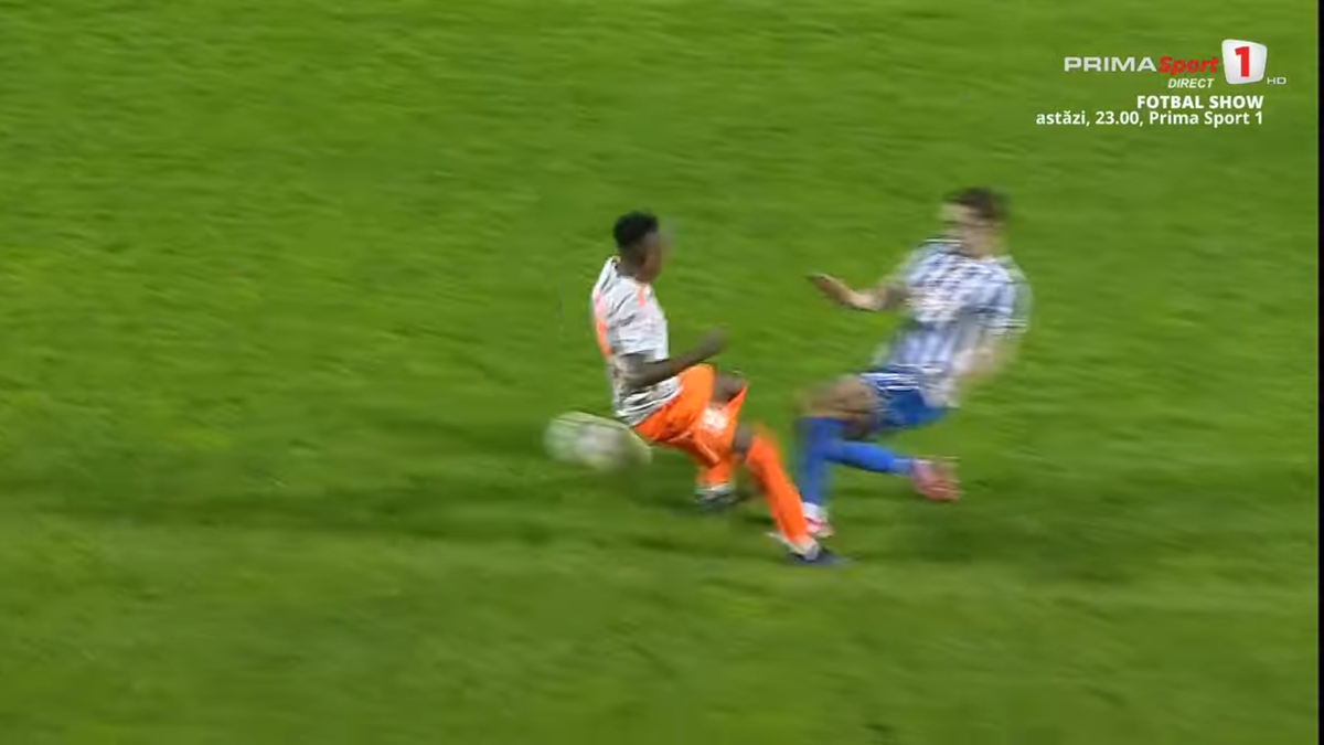 Accidentare horror la Metaloglobus - Poli Iași! Jucătorul a fost transportat cu ambulanța la spital