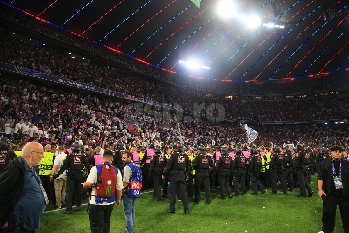 Imagini de la finalul partidei PSG - Inter 5-0