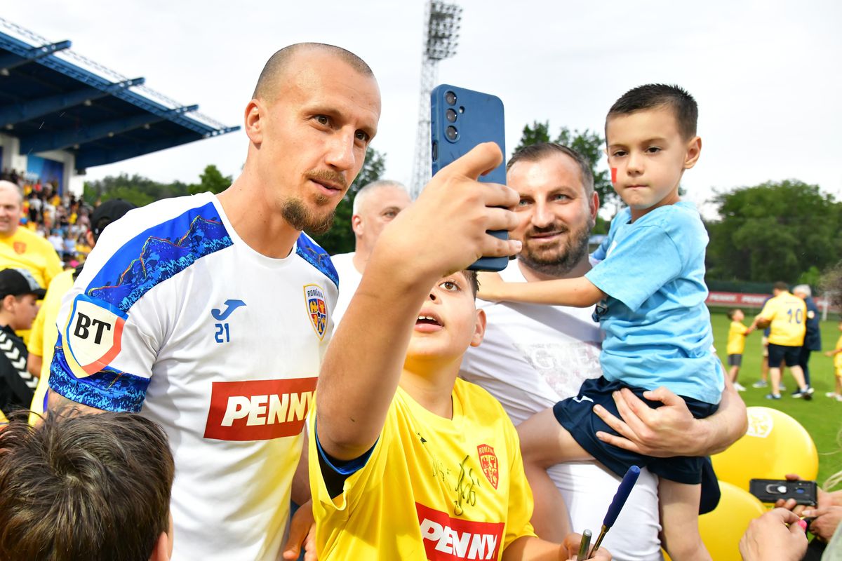 România a susținut un antrenament deschis înainte de dubla cu Austria și Cipru » De 1 iunie, tricolorii au dat autografe copiilor