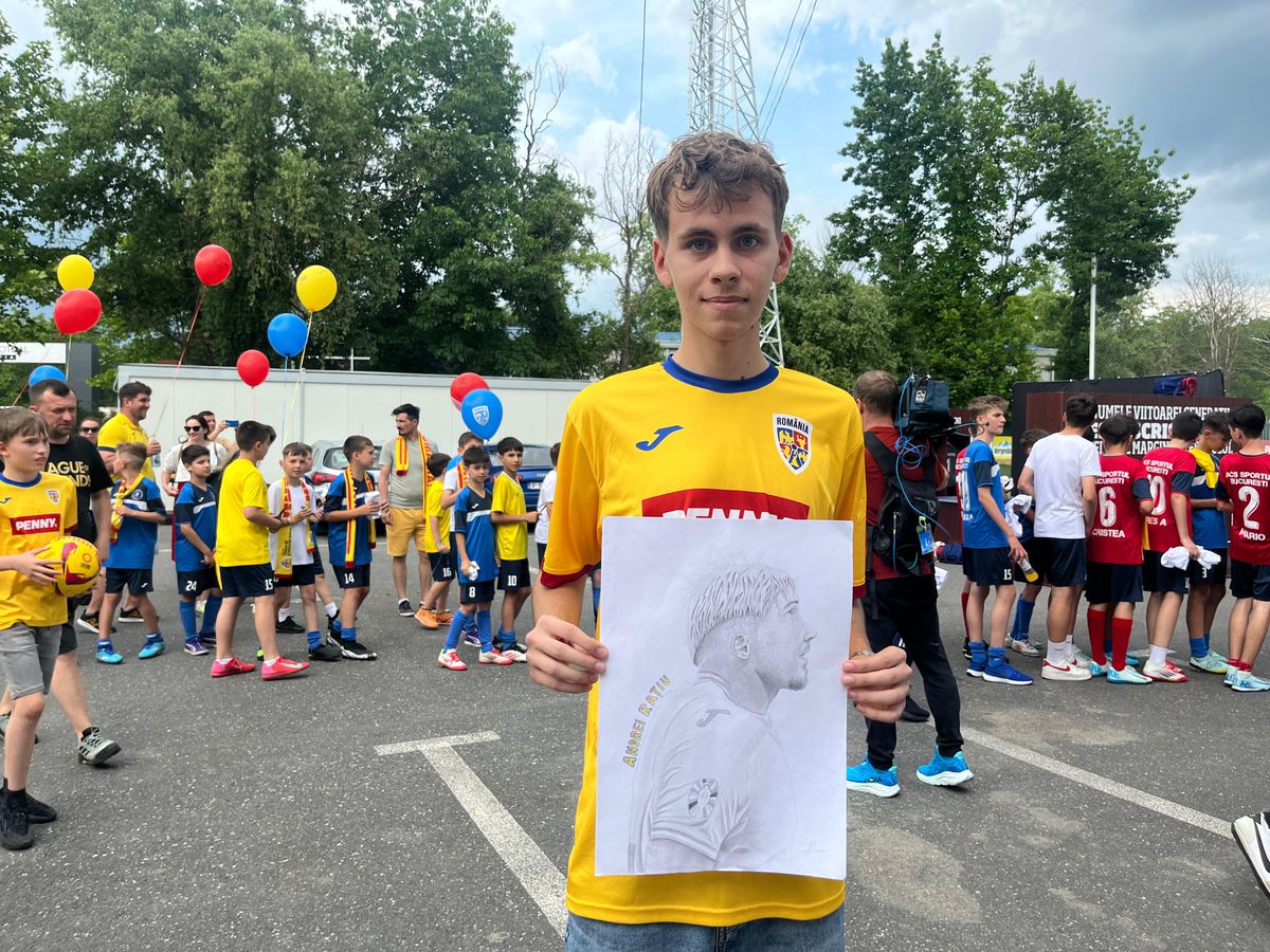 România, antrenament deschis publicului înainte de dubla cu Austria și Cipru » Fotbaliștii au dat autografe copiilor