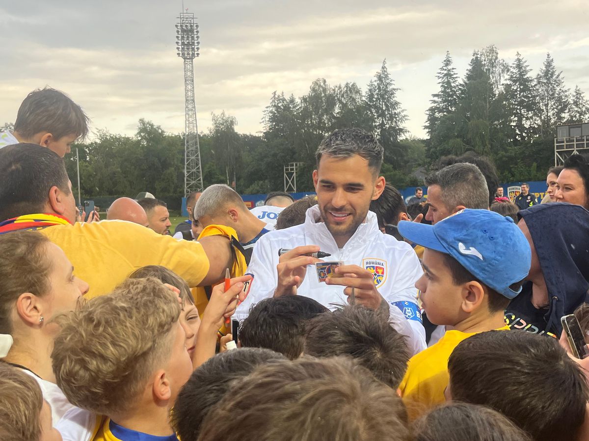 România, antrenament deschis publicului înainte de dubla cu Austria și Cipru » Fotbaliștii au dat autografe copiilor