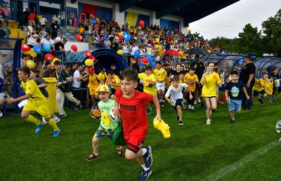 România a susținut un antrenament deschis înainte de dubla cu Austria și Cipru » De 1 iunie, tricolorii au dat autografe copiilor