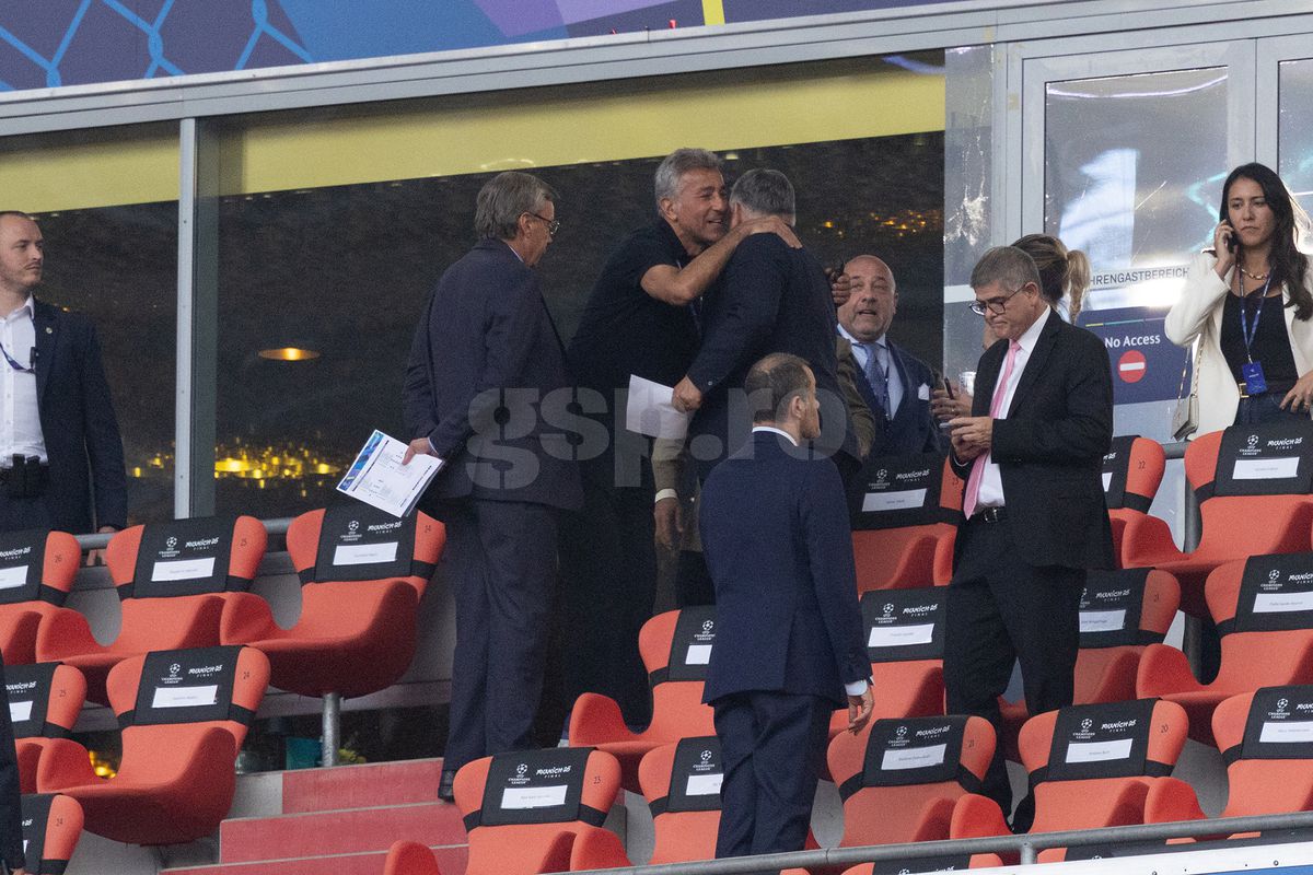 Politică și delicatese » Nu știau că sunt filmați: plecăciuni pe Allianz Arena, cu Viktor Orban și Salt Bae în rol principal. Răzvan Burleanu, neimpresionat