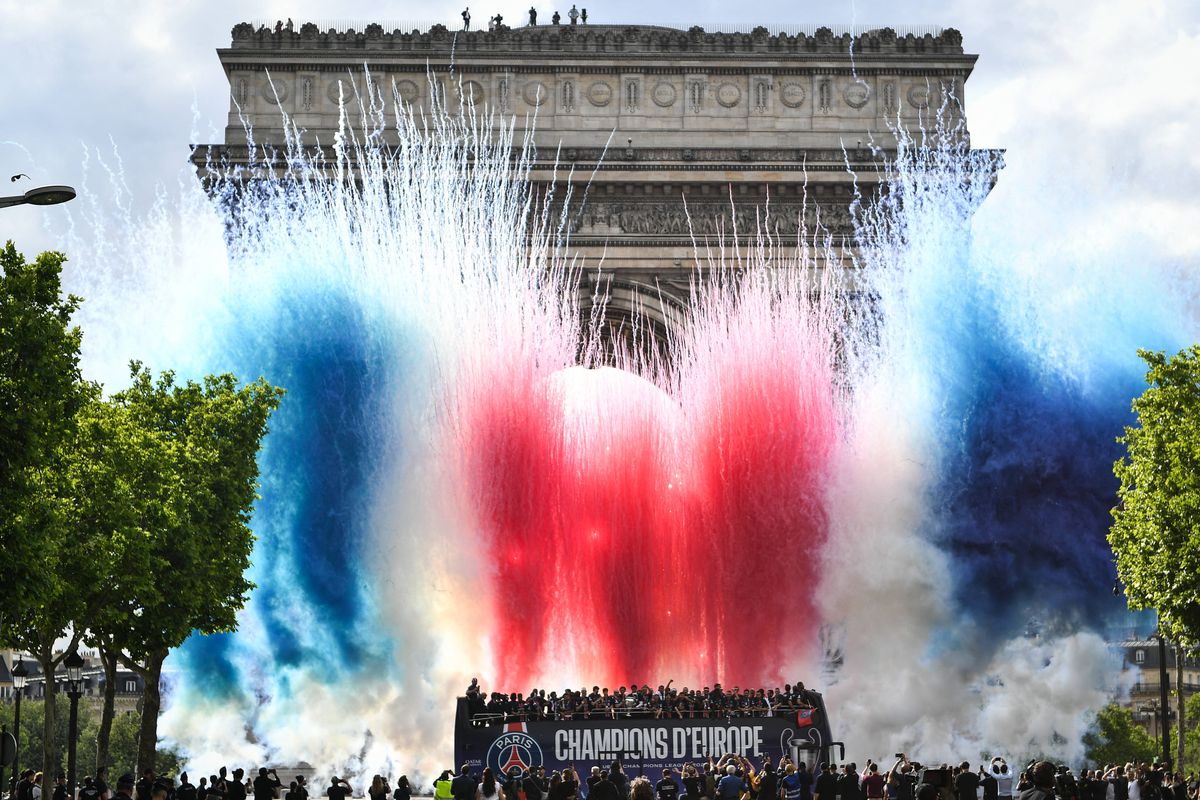 Sărbătoare la Paris după ce PSG a câștigat Liga Campionilor