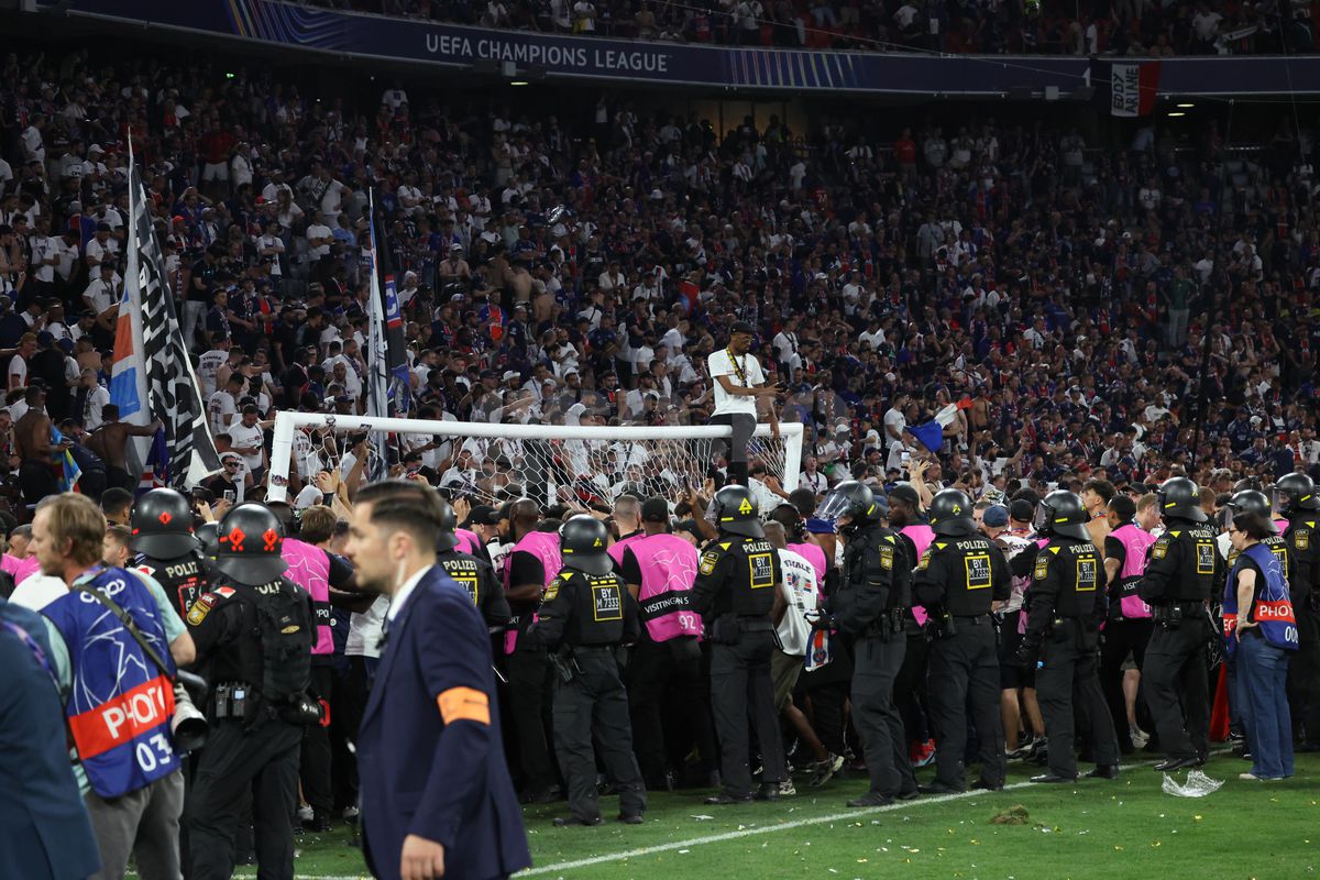 Imagini de la finalul partidei PSG - Inter 5-0