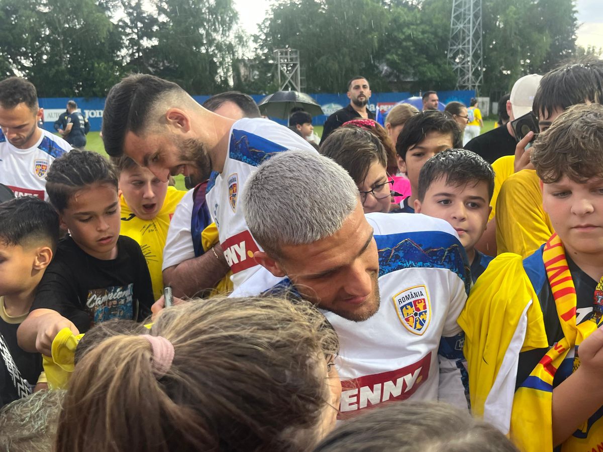 România, antrenament deschis publicului înainte de dubla cu Austria și Cipru » Fotbaliștii au dat autografe copiilor
