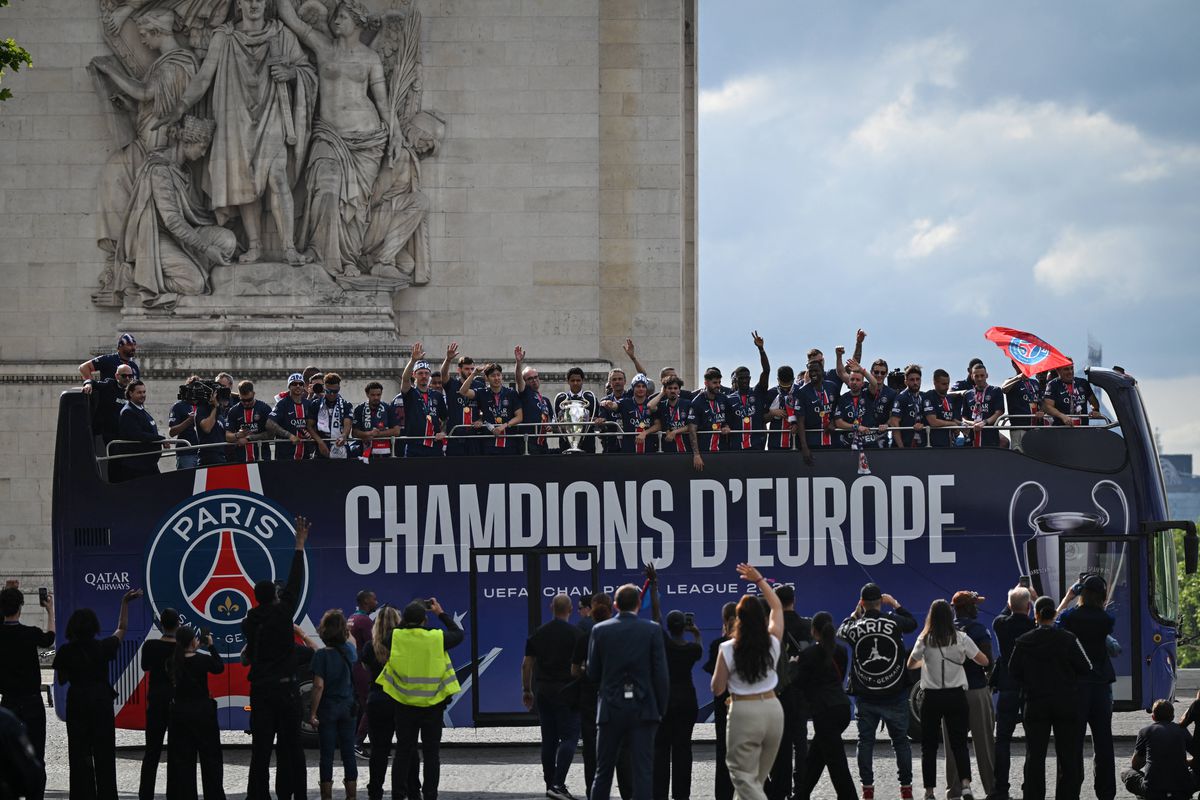Sărbătoare la Paris după ce PSG a câștigat Liga Campionilor