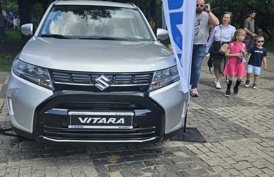 „Pune în mișcare” distracția. Copilărie, zâmbete și hibrizi: povestea Suzuki de la 1UniFest