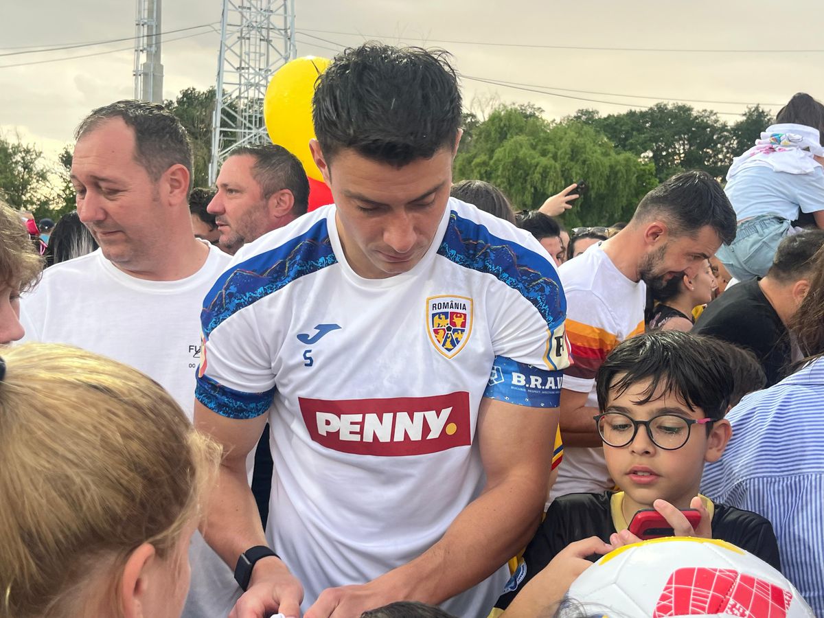 România, antrenament deschis publicului înainte de dubla cu Austria și Cipru » Fotbaliștii au dat autografe copiilor