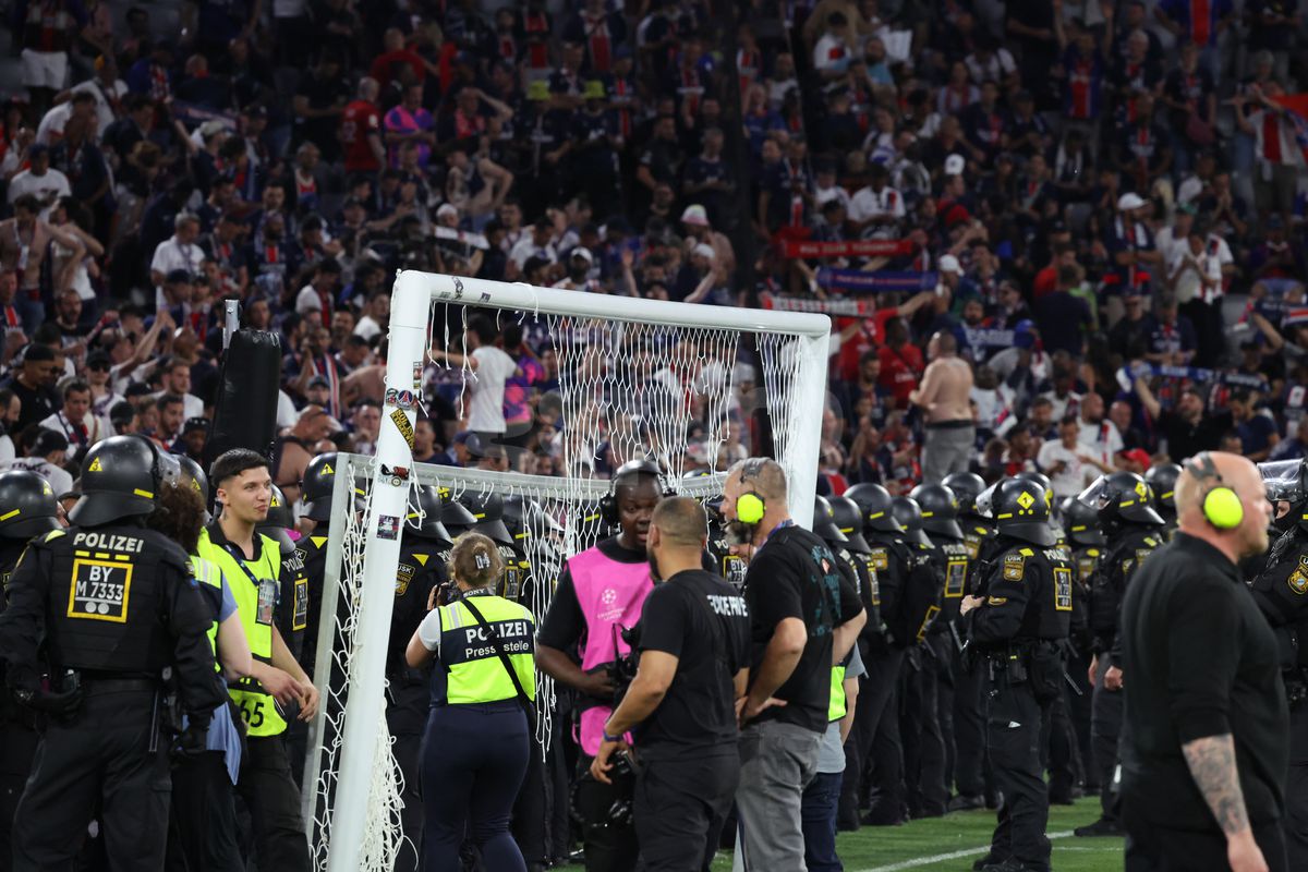 Imagini de la finalul partidei PSG - Inter 5-0