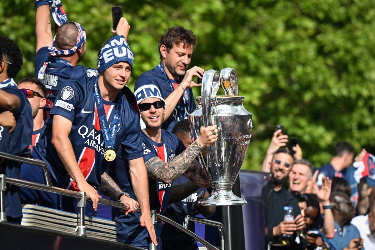Sărbătoare la Paris după ce PSG a câștigat Liga Campionilor