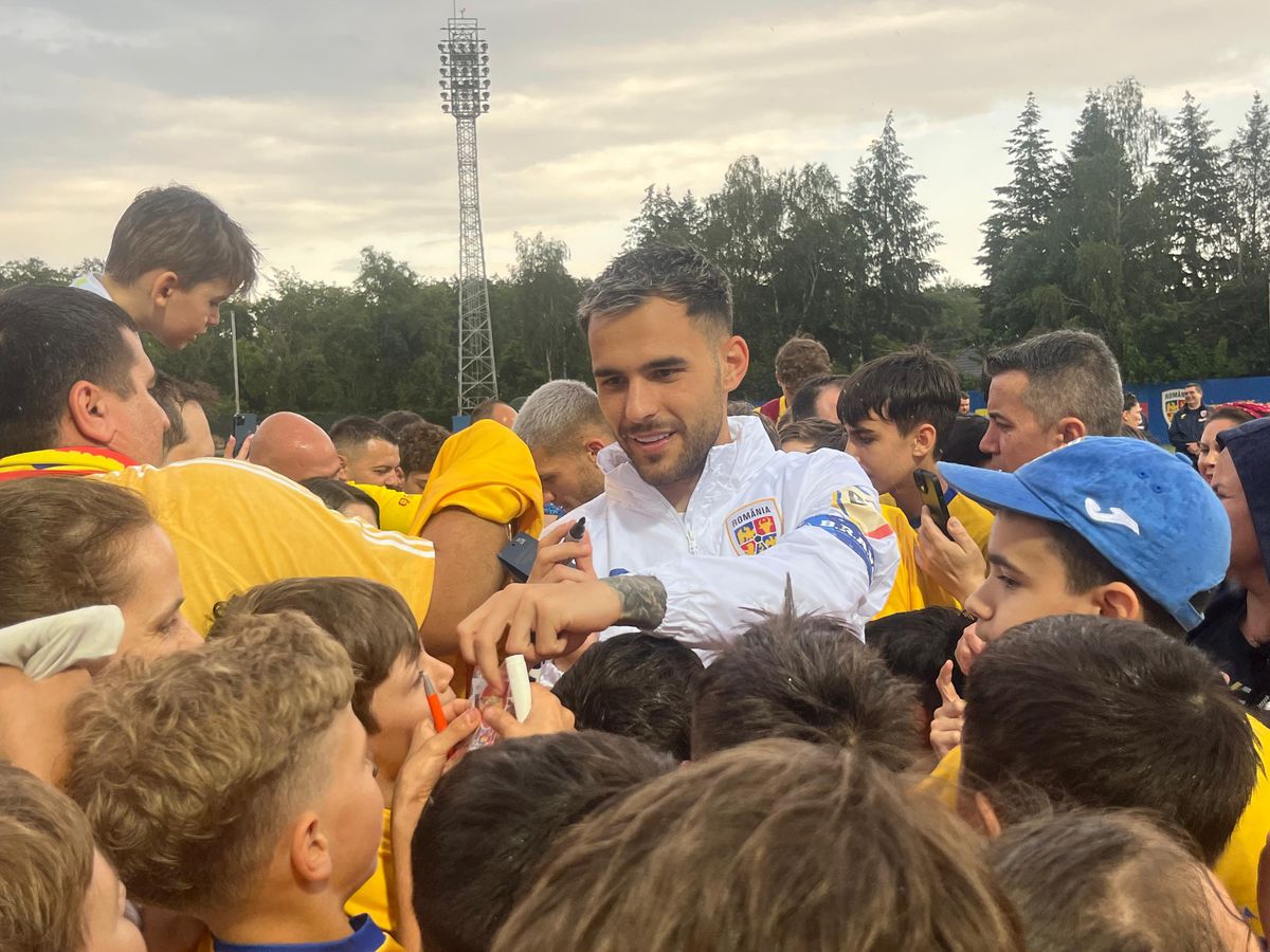 România, antrenament deschis publicului înainte de dubla cu Austria și Cipru » Fotbaliștii au dat autografe copiilor
