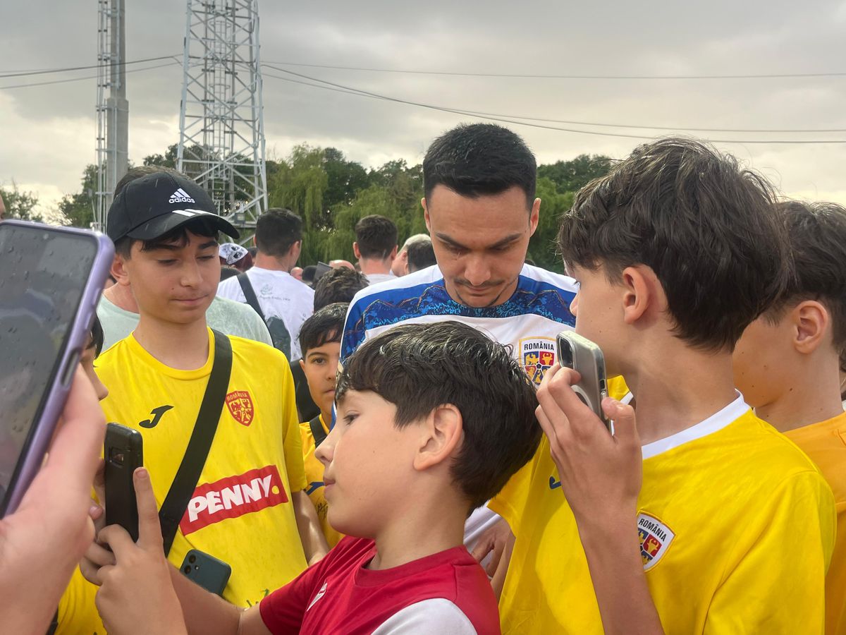 România, antrenament deschis publicului înainte de dubla cu Austria și Cipru » Fotbaliștii au dat autografe copiilor