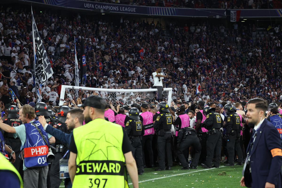 Imagini de la finalul partidei PSG - Inter 5-0