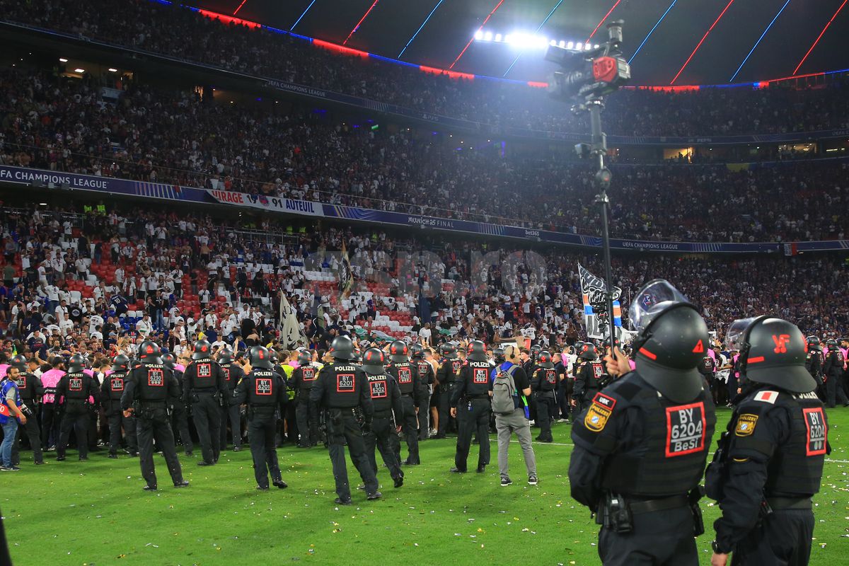 Imagini de la finalul partidei PSG - Inter 5-0