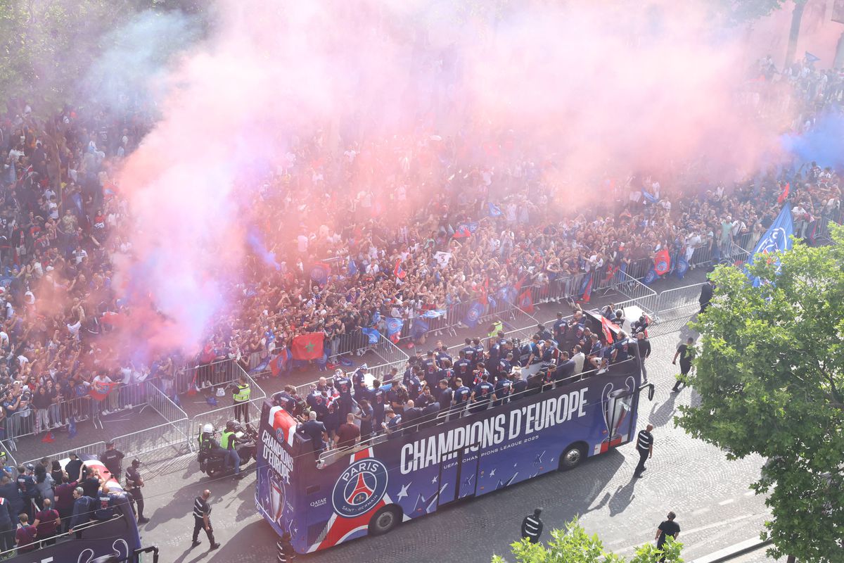 Sărbătoare la Paris după ce PSG a câștigat Liga Campionilor