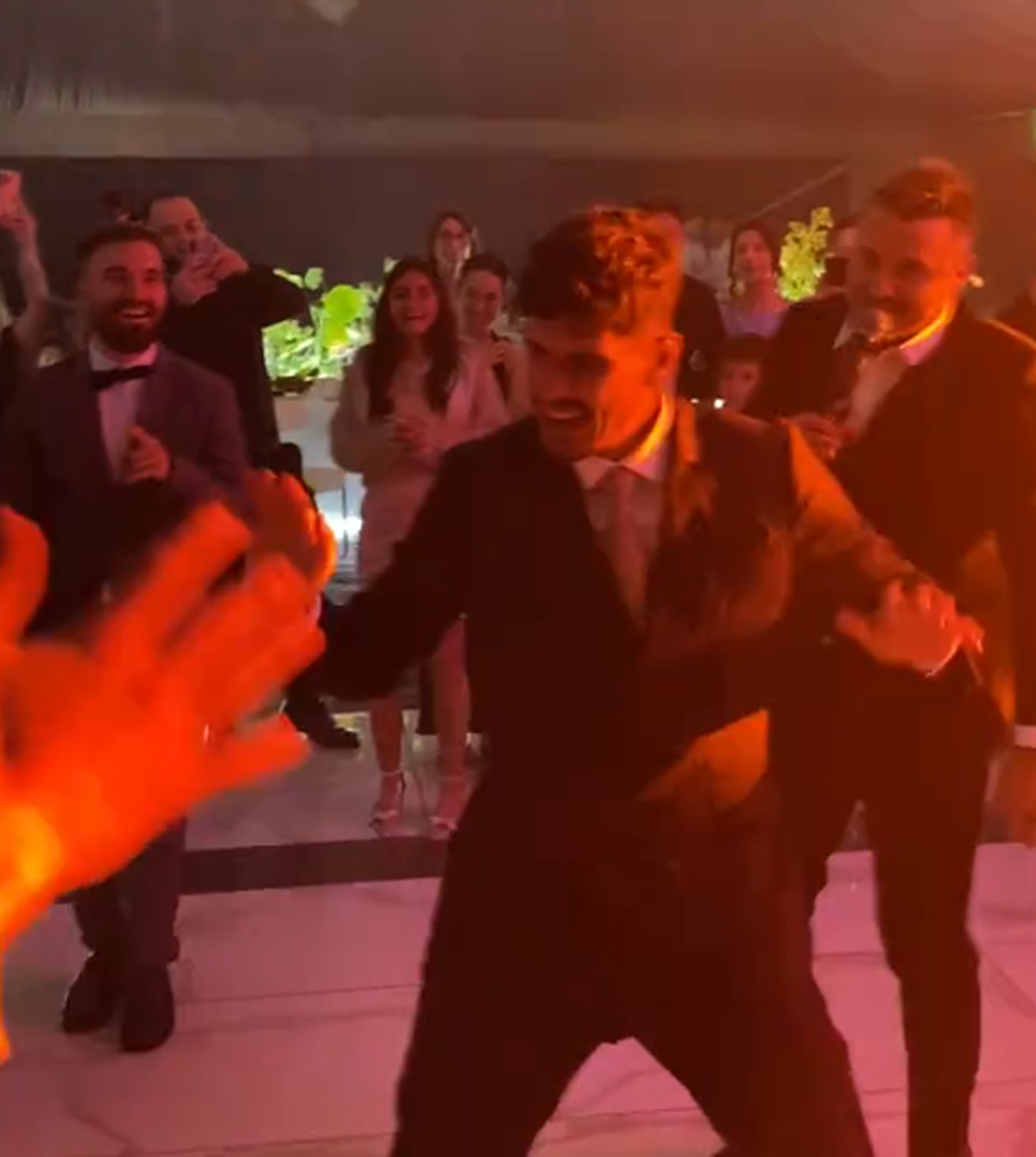 Primele imagini de la nunta anului la FCSB: cum a apărut jucătorul campioanei în cea mai importantă zi din viața lui