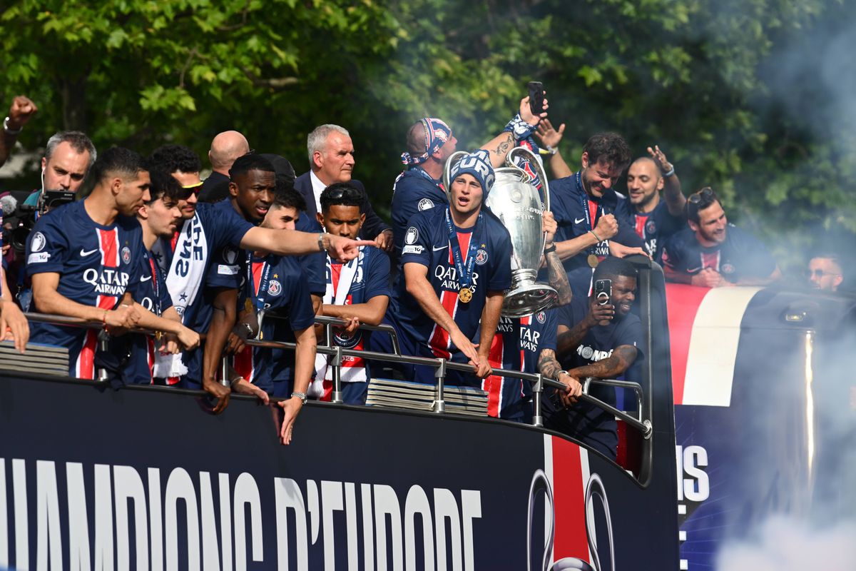 Sărbătoare la Paris după ce PSG a câștigat Liga Campionilor