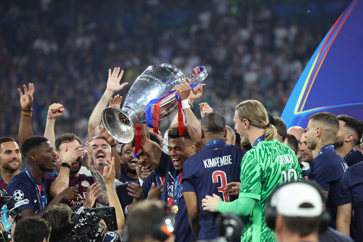 Imagini de la finalul partidei PSG - Inter 5-0