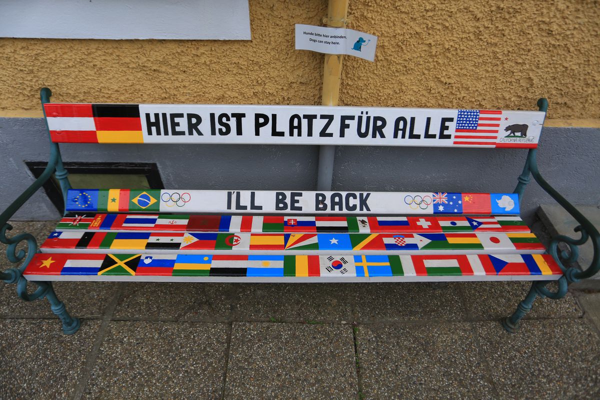 Casa lui Arnold Schwarzenegger, la 45 de minute de România U21 » Trei lumi într-una și peste 1000 de obiecte unicat în arhiva intimă a „Terminatorului”