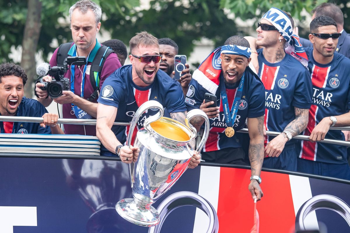 Sărbătoare la Paris după ce PSG a câștigat Liga Campionilor