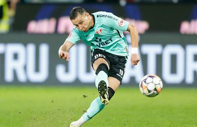 Dorit de Dinamo, Valentin Costache e ademenit cu un salariu tentant în Superliga