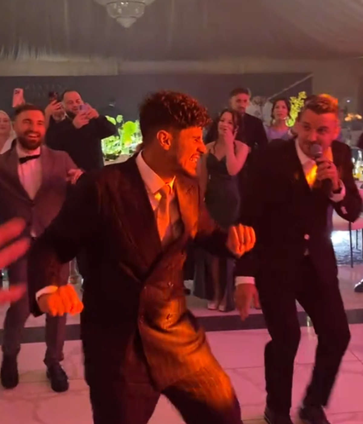 Primele imagini de la nunta anului la FCSB: cum a apărut jucătorul campioanei în cea mai importantă zi din viața lui