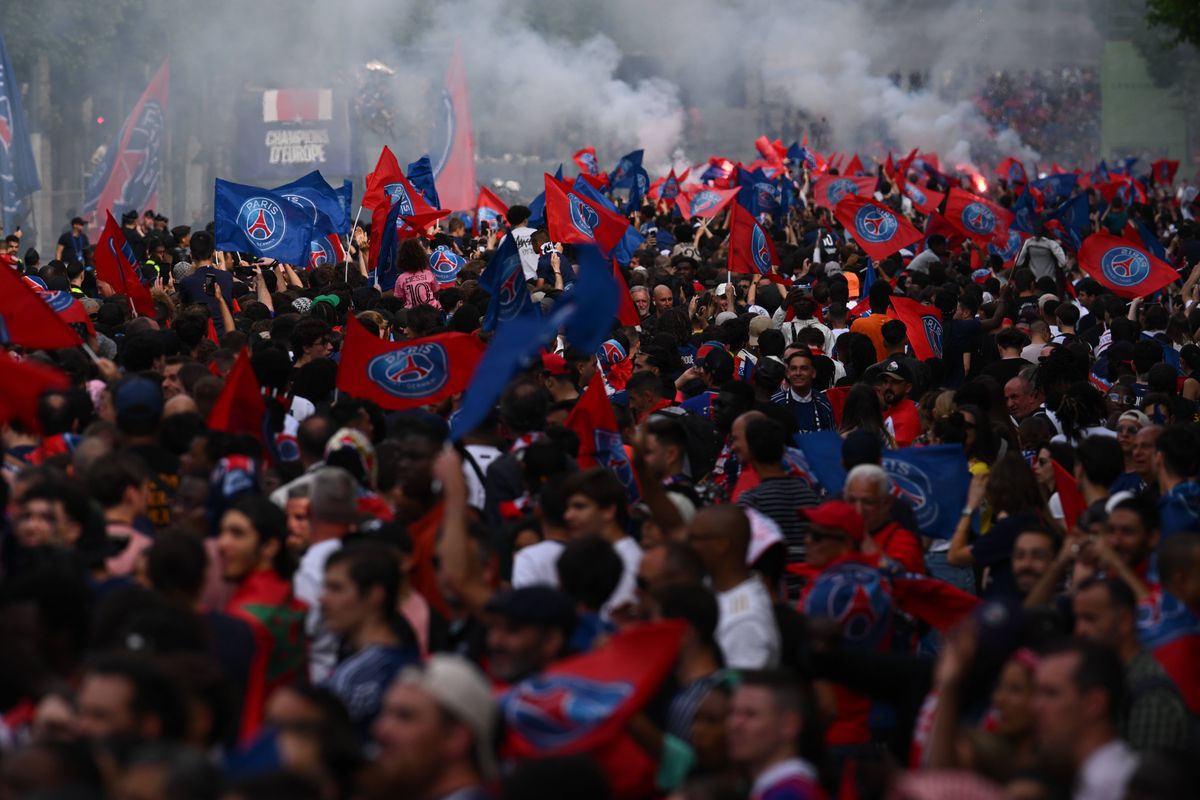Sărbătoare la Paris după ce PSG a câștigat Liga Campionilor