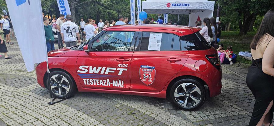 „Pune în mișcare” distracția. Copilărie, zâmbete și hibrizi: povestea Suzuki de la 1UniFest
