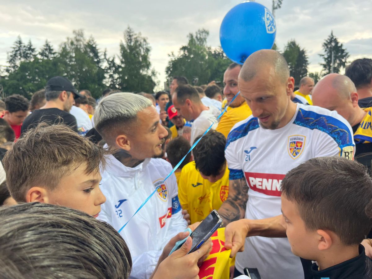 România, antrenament deschis publicului înainte de dubla cu Austria și Cipru » Fotbaliștii au dat autografe copiilor