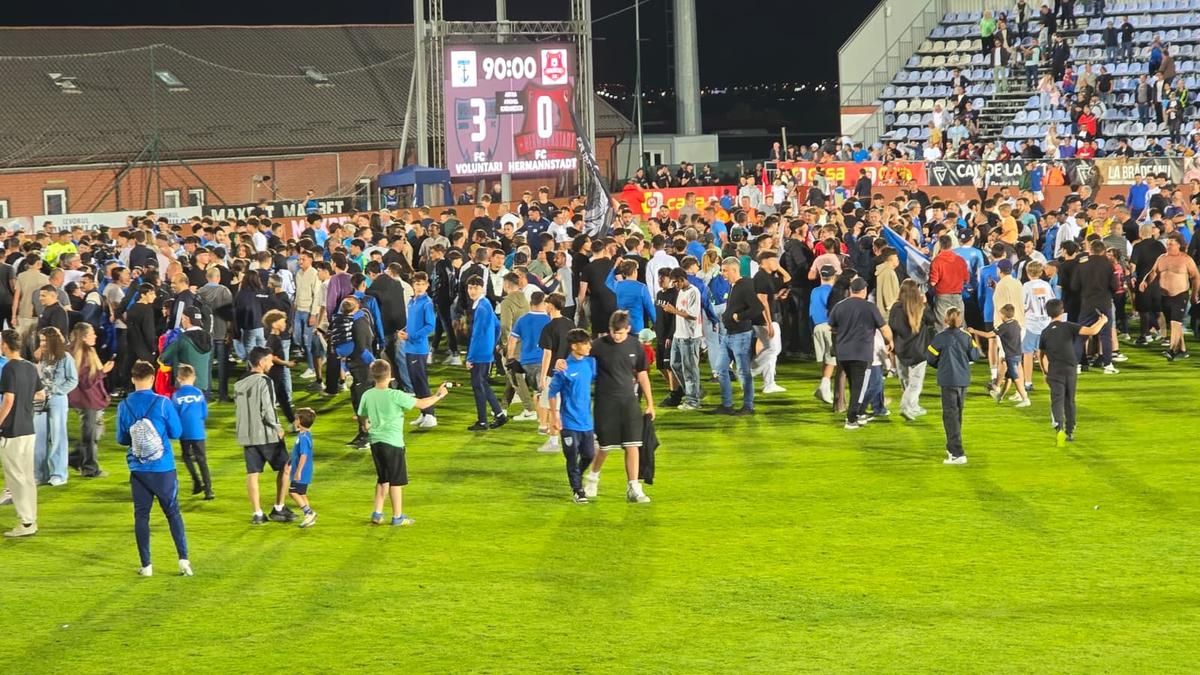 Imagini la finalul partidei Voluntari - Hermannstadt