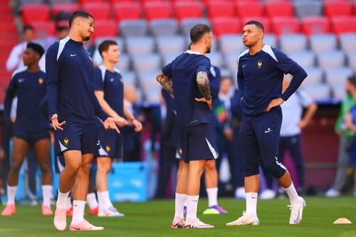 William Saliba (25 de ani), fundașul central al lui Arsenal, e în pericol să nu prindă lotul lui Didier Deschamps pentru Campionatul Mondial din 2026.