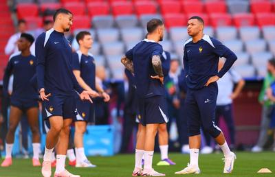 Emoții mari pentru Deschamps » Titularul Franței s-a lovit în finala Ligii Campionilor și așteaptă diagnosticul