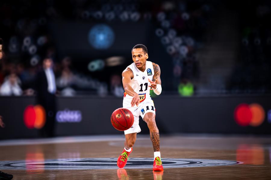 Daron Russell, una din vedetele lui U-BT Cluj-Napoca/Foto: u-bt.basketball Daron Russell, spectaculosul fundaș al lui U-BT Cluj-Napoca, interviu pentru GSP: „A fost un sezon bun și am depășit niște așteptări”