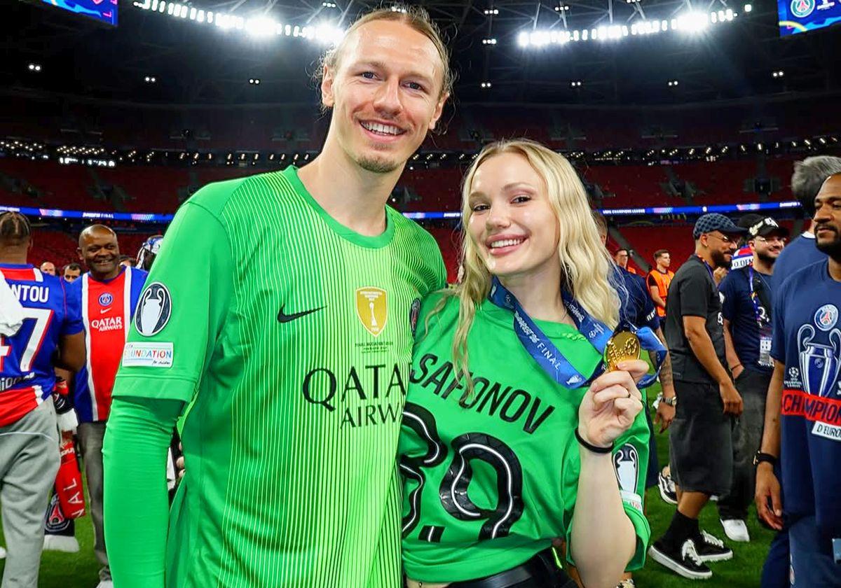 Momentul controversat al finalei UCL! Cine e femeia care a strecurat steagul Rusiei la festivitatea de premiere