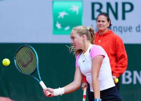 Adversara Soranei Cîrstea în „sferturi” la Roland Garros, una dintre puținele jucătoare care e antrenată de o femeie