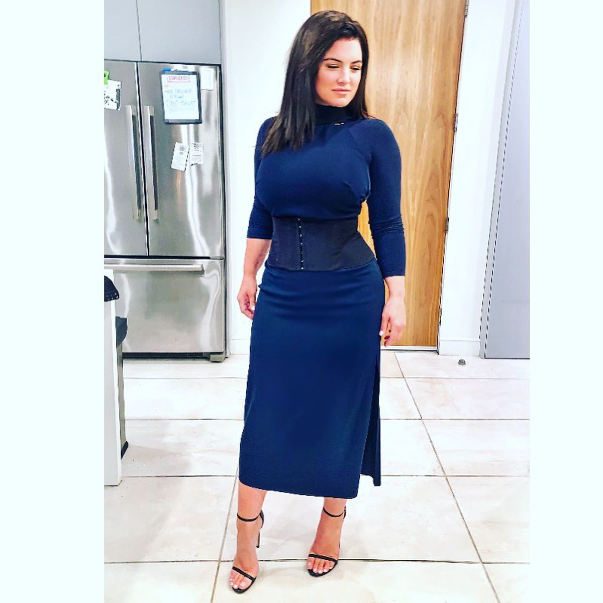 FOTO O luptătoare MMA a pozat complet goală, dar Instagram i-a șters imaginea! Starul s-a înfuriat: „Unde e libertatea de exprimare?!”