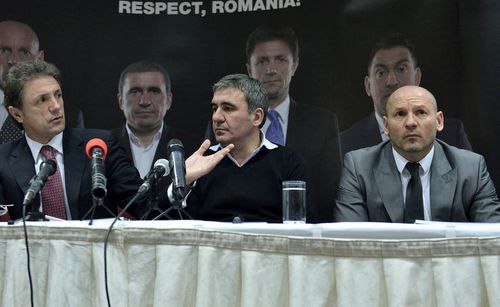 Gică Hagi alături de Bogdan Stelea și Gică Popescu, colegi în Generația de Aur a României