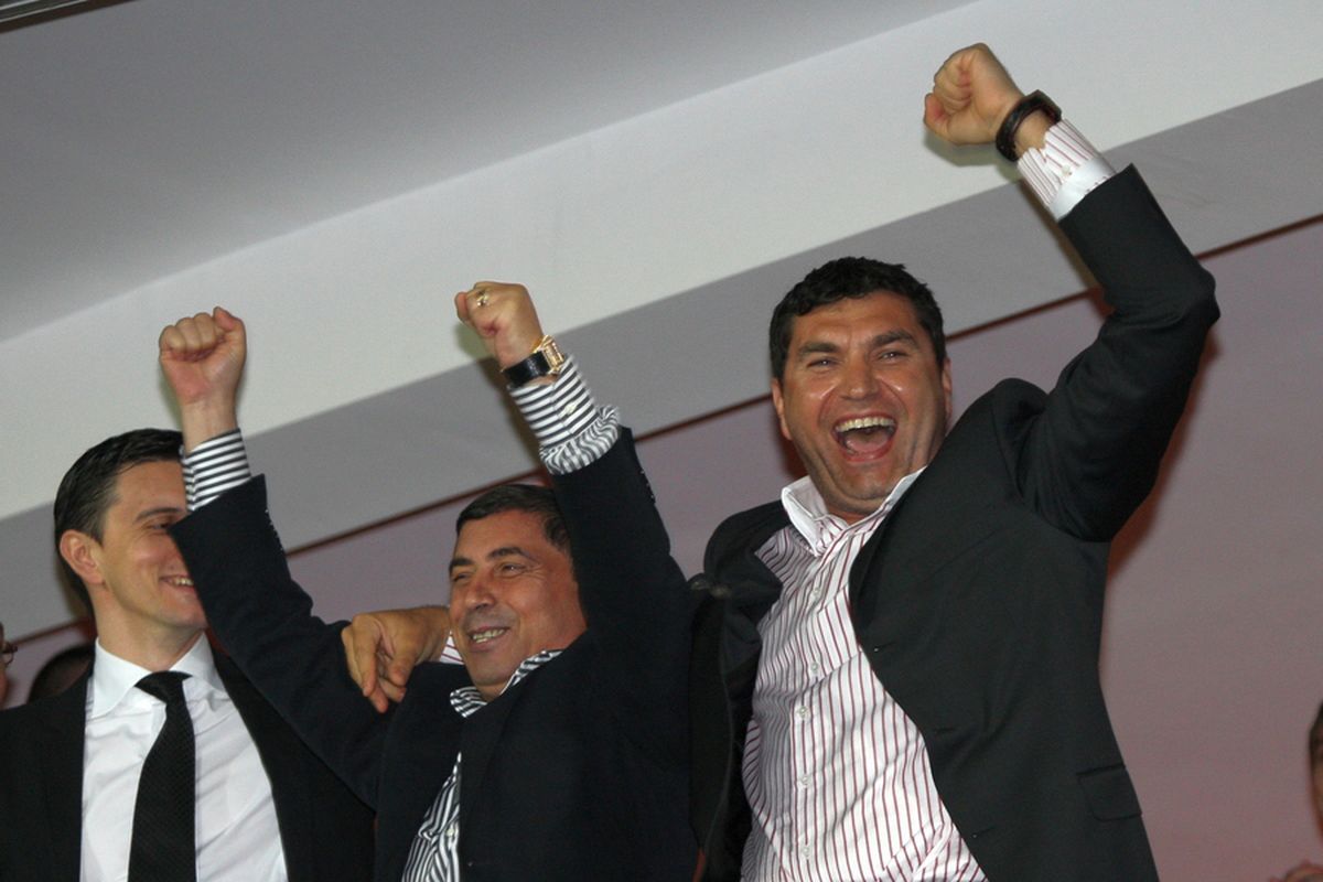 DINAMO // EXCLUSIV Borcea a chemat preotul în vestiar și s-a pus în genunchi în fața lui: „Dacă Steaua câștigă campionatul, voi nu mai aveți ce căuta la Dinamo!”