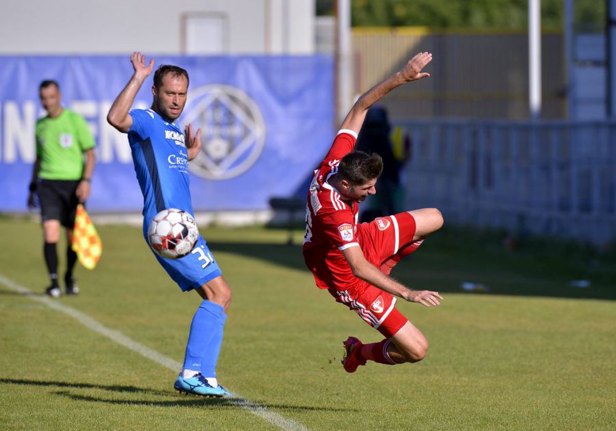 CLINCENI - SEPSI 1-0 // Ilie Poenaru, după încă o victorie cu Clinceni: „Bem o bere, ne bucurăm în seara asta și după ne pregătim de Dinamo”