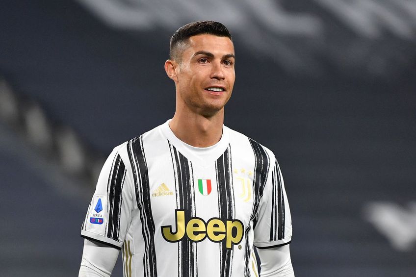 Cristiano Ronaldo (36 de ani) mai are un an de contract cu Juventus. Directorul sportiv al torinezilor nu prevede o despărțire de portughez în această vară.