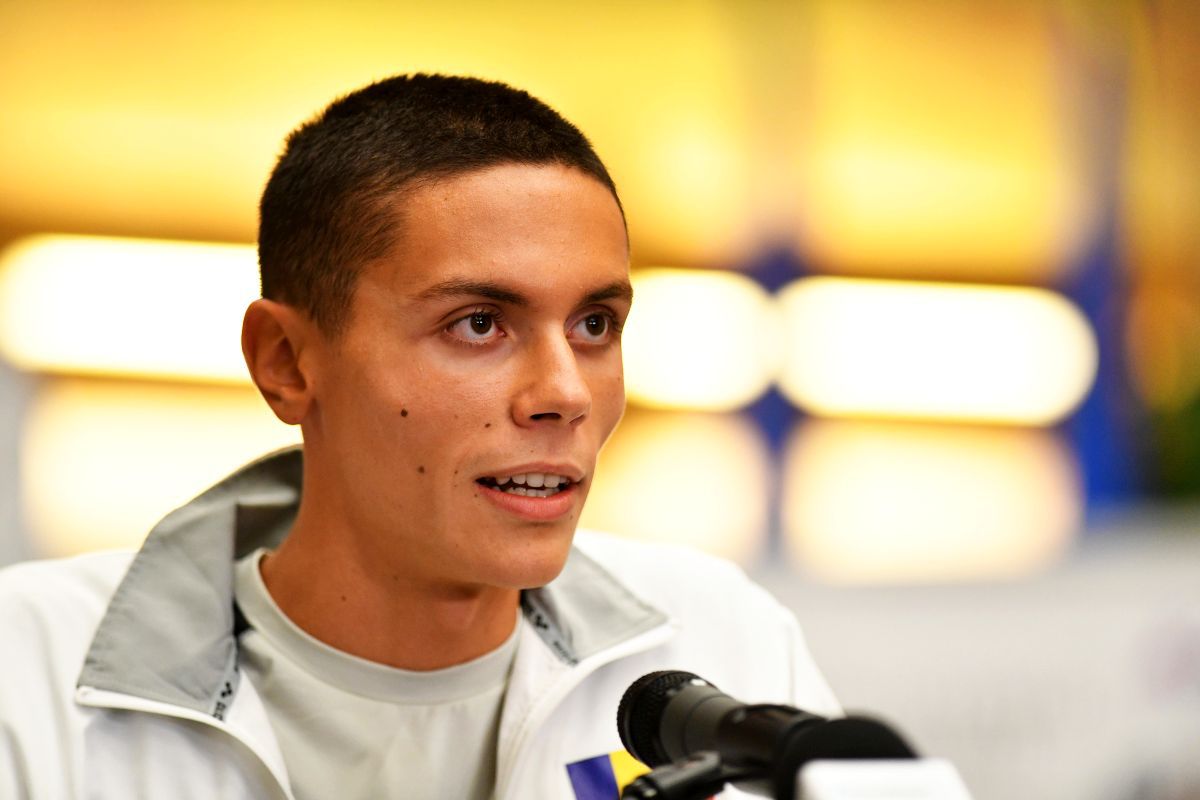 David Popovici, mesaj după ce tot mai multă lume încearcă să se folosească de imaginea lui: „FAKE!”